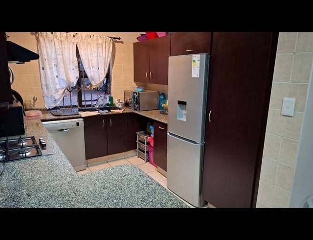 3 BEDROOM APARTMENT FOR SALE IN RAVENSWOOD